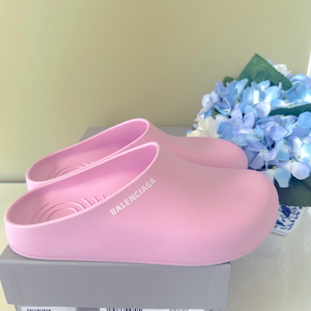 Balenciaga Pool Logo Closed Slides Clogs Pink Women Size 8US NEW Matte Finish